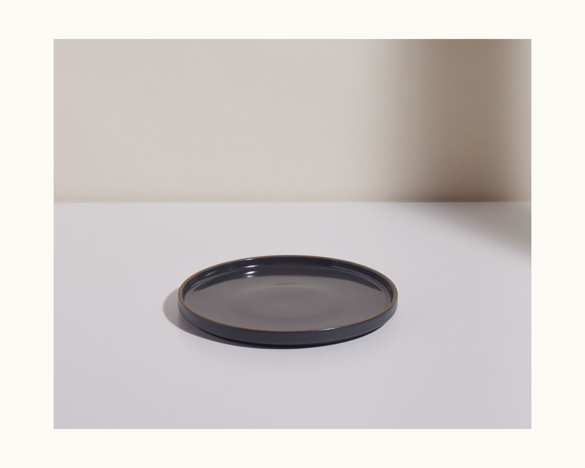 Tableware_MidiPlates_Char_2.jpg