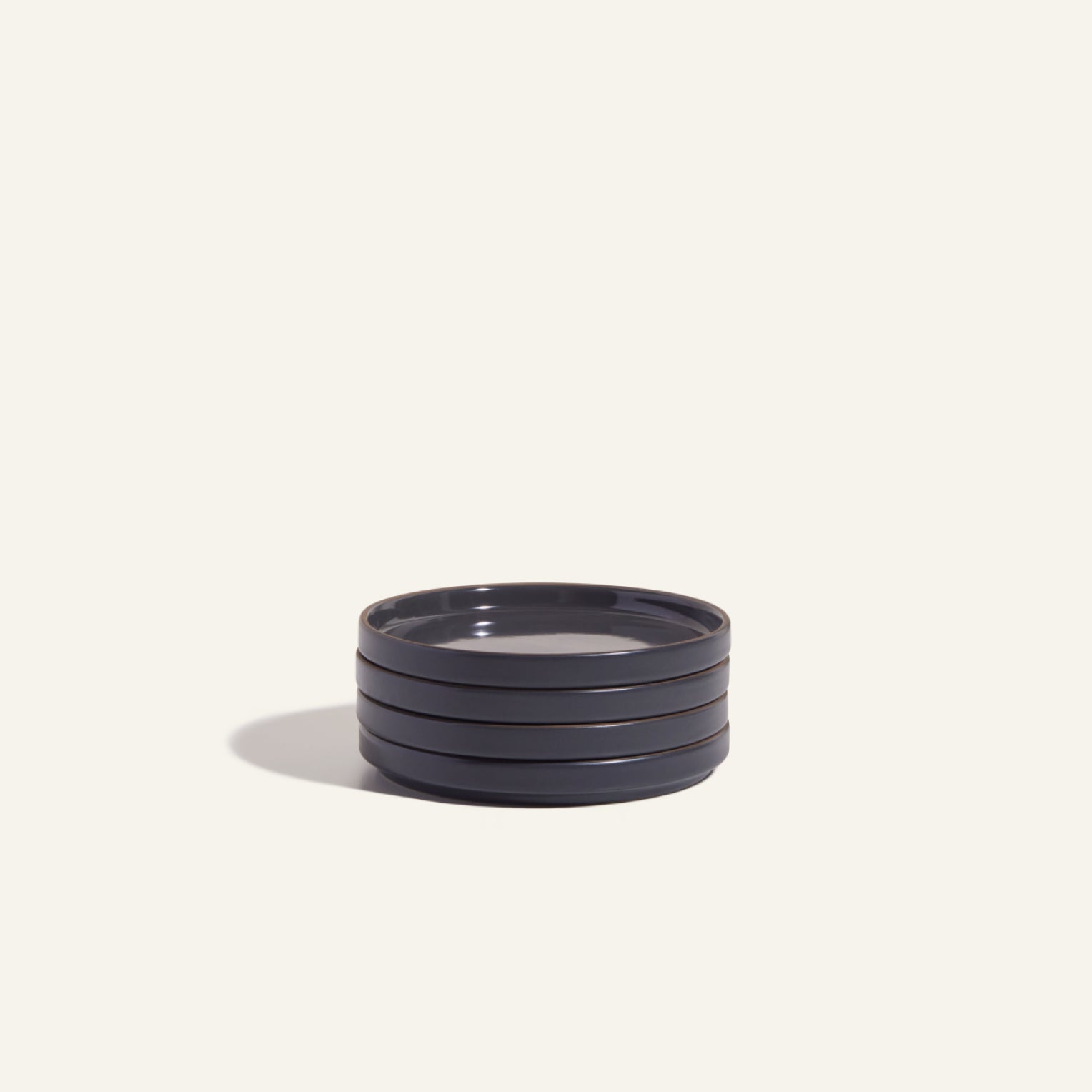 black_dessert_plates_7c80df5e-4f73-4bdf-adf8-539e411c6e33.jpg